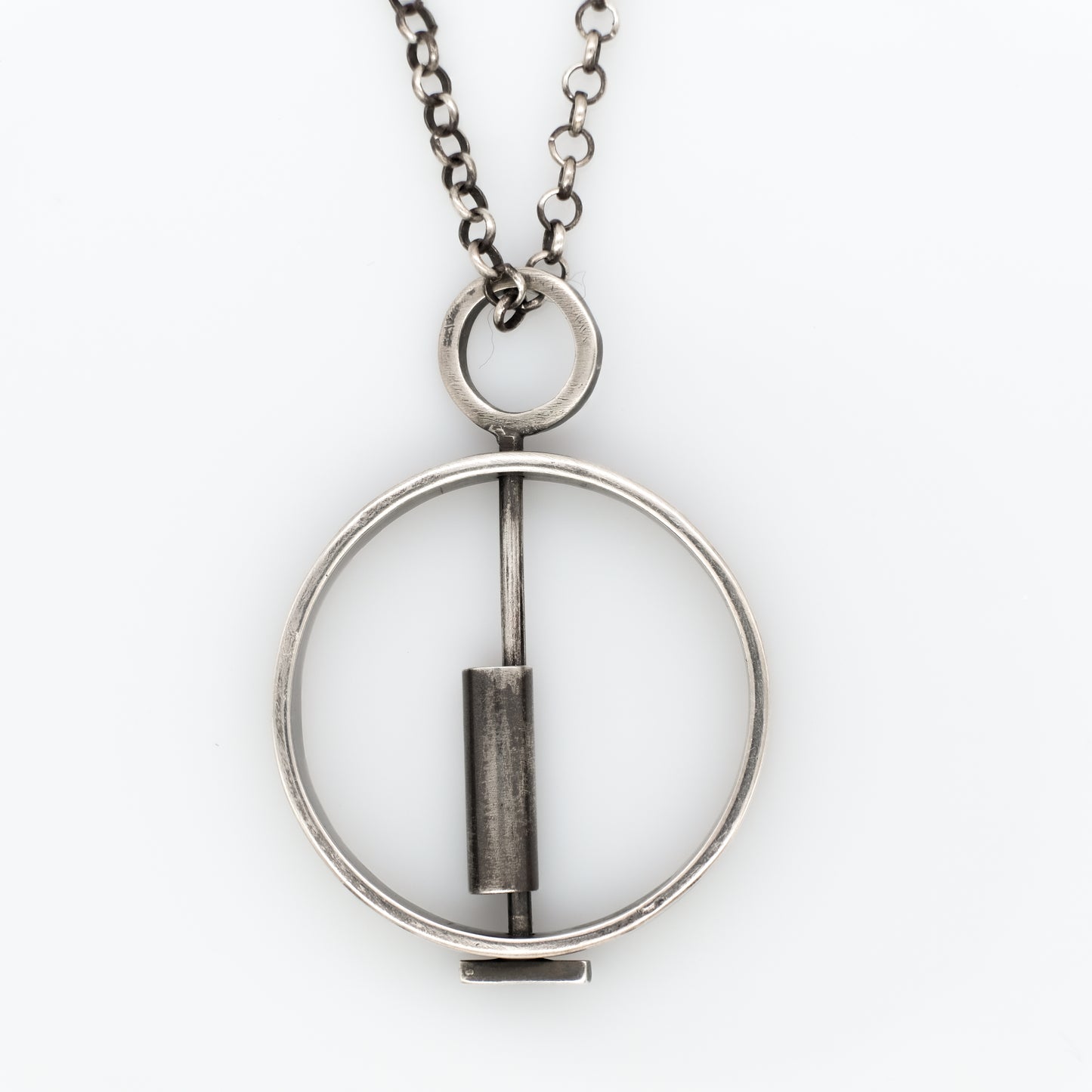 SPINNING MOVABLE GEOMETRIC NECKLACE