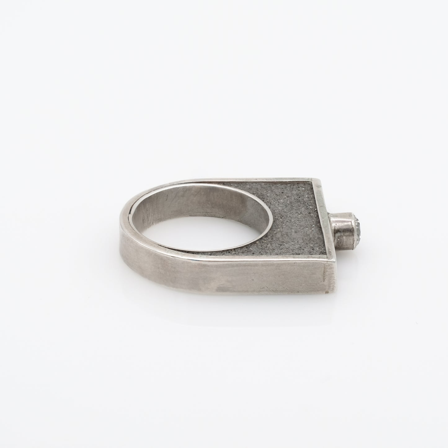 DOUBLE SIDED CONCRETE RING