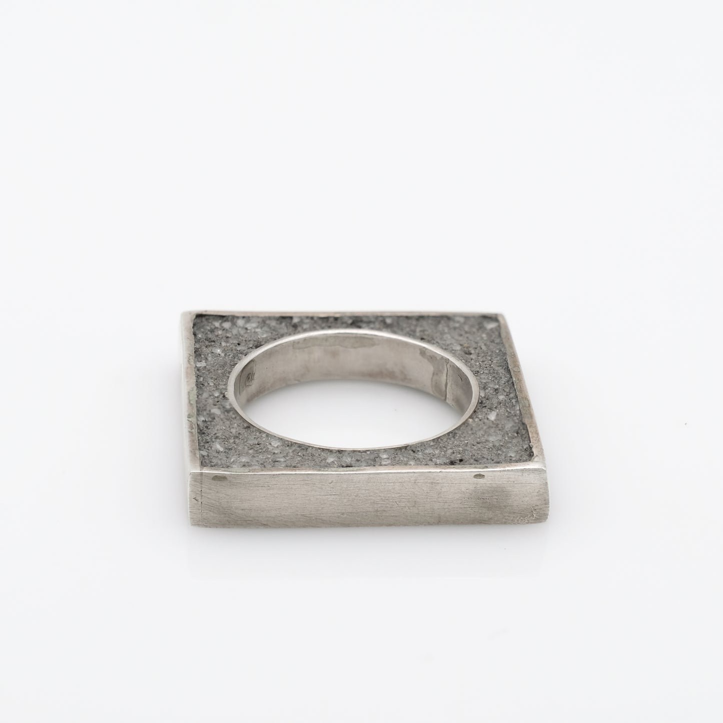 SQUARE CONCRETE RING