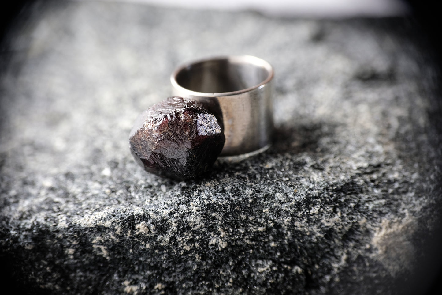 RAW GARNET RING