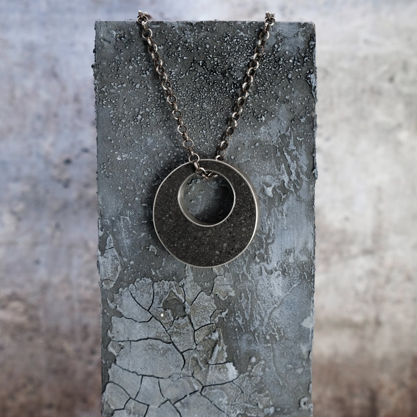 DARK CONCRETE CIRCLE NECKLACE