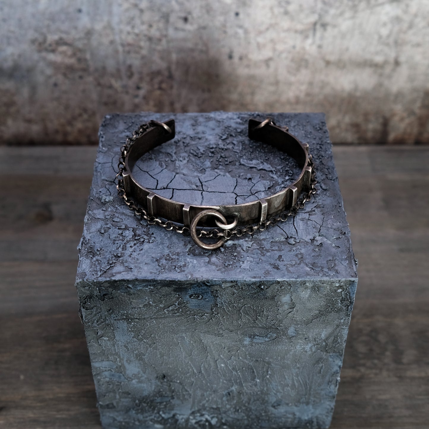 CAPTIVE CUFF BRACELET