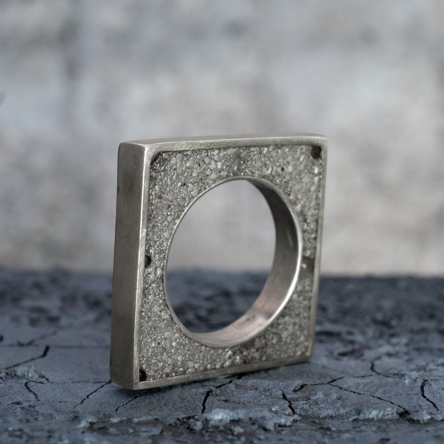 SQUARE CONCRETE RING