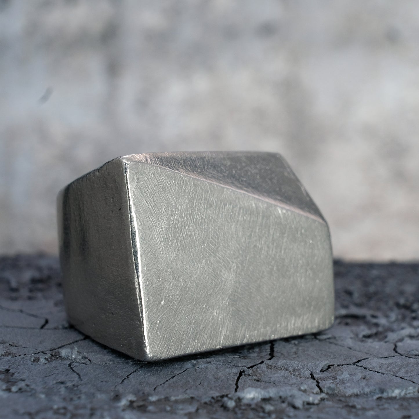MASSIVE ALUMINUM STRUCTURE RING 1