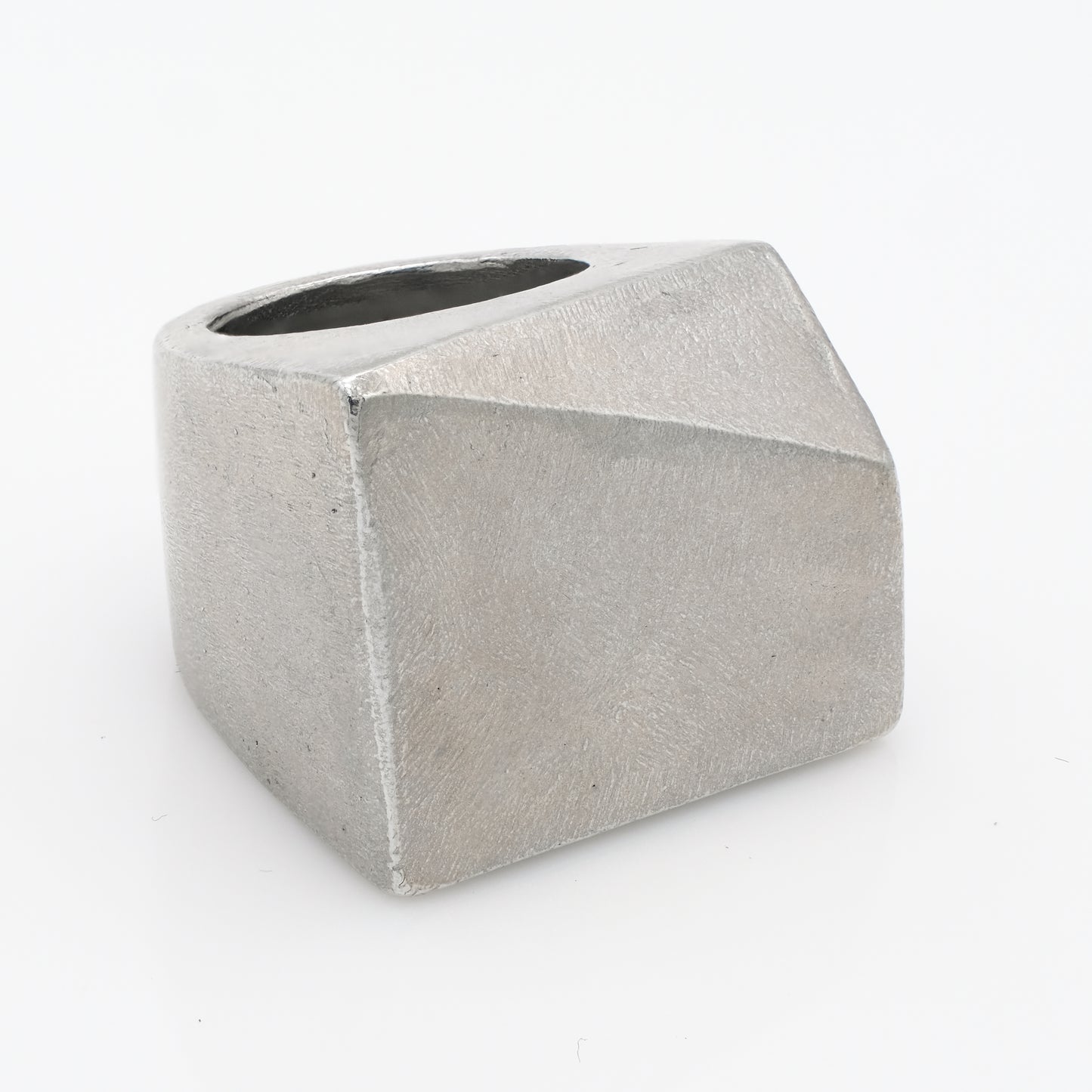 MASSIVE ALUMINUM STRUCTURE RING 1
