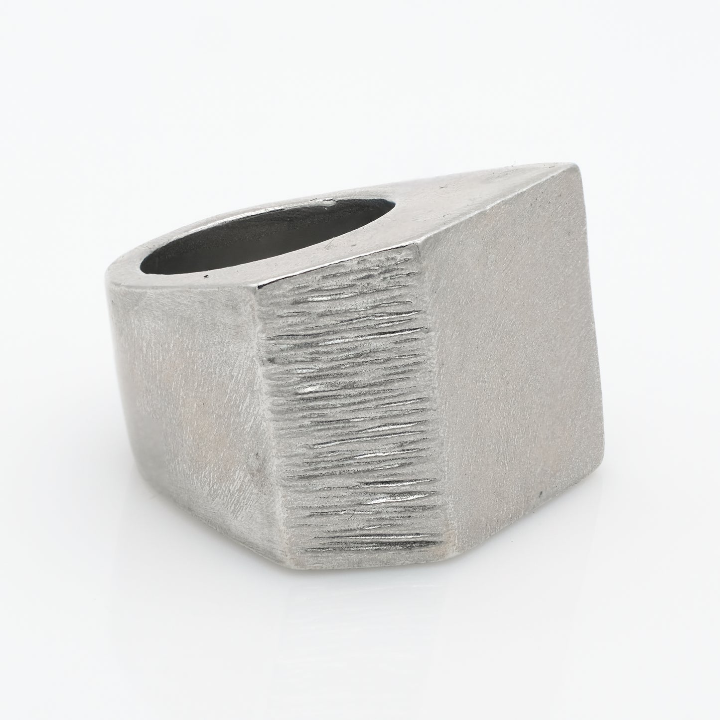 MASSIVE ALUMINUM STRUCTURE RING 2