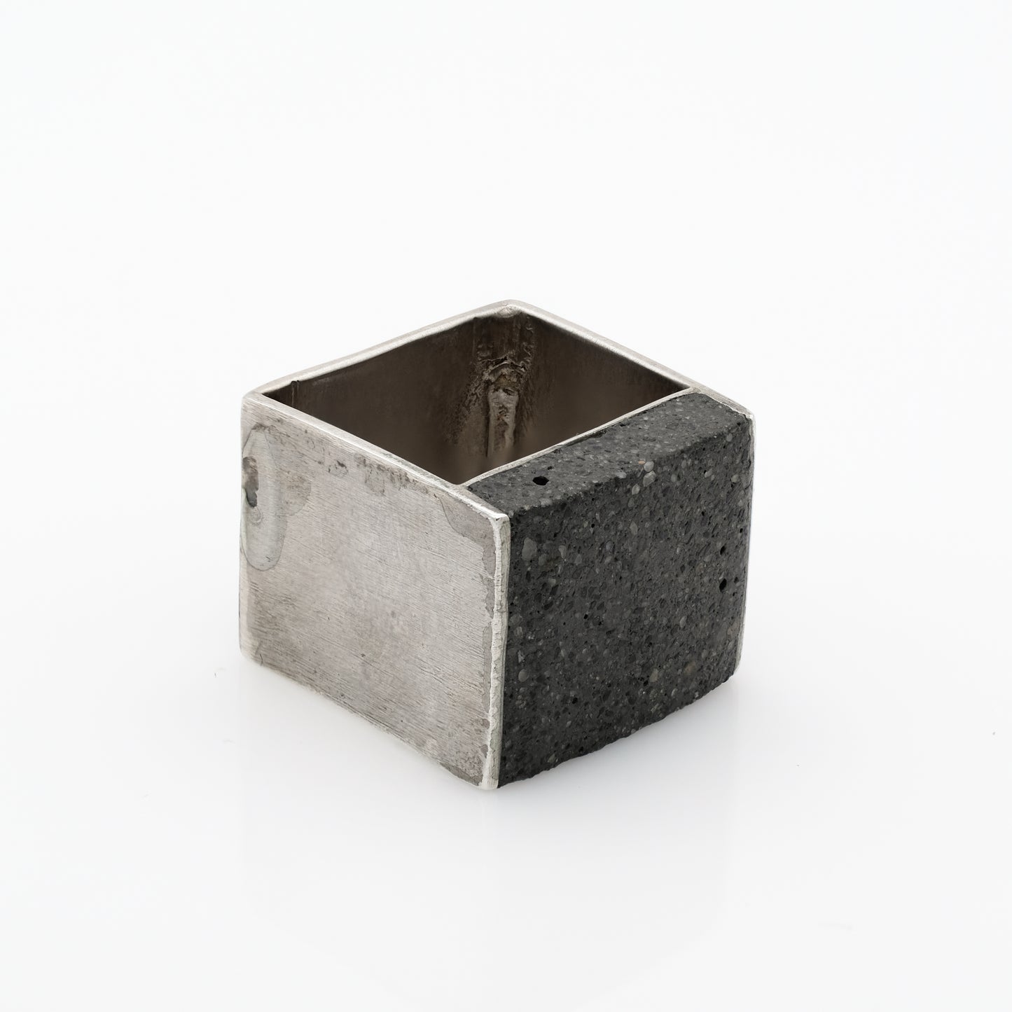 SQUARE CONCRETE RING