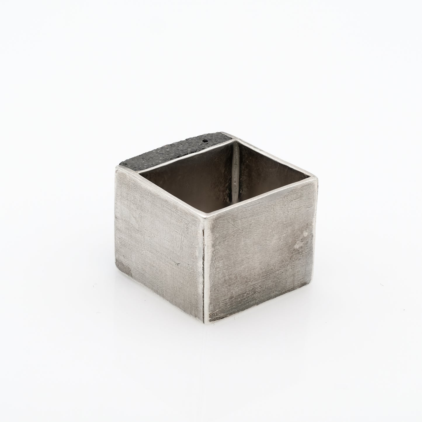 SQUARE CONCRETE RING