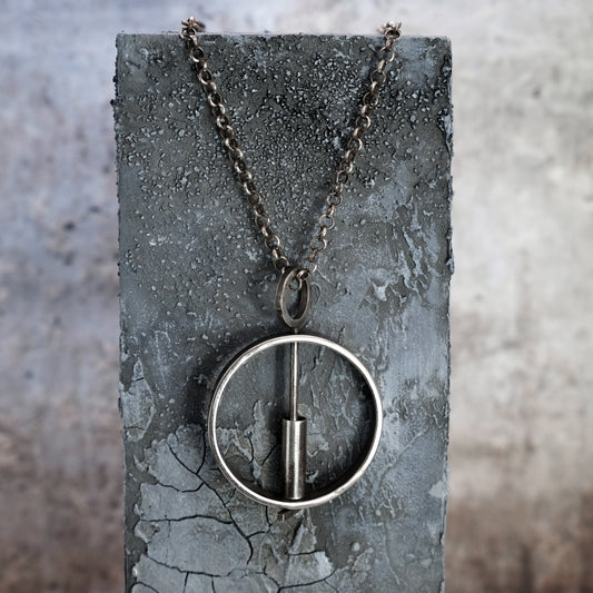 SPINNING MOVABLE GEOMETRIC NECKLACE
