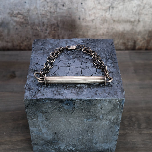 SHACKLE BRACELET