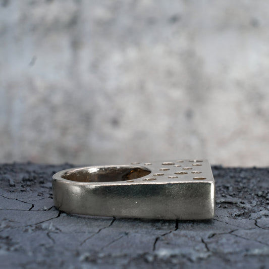 PIERCED SQUARE TOP RING