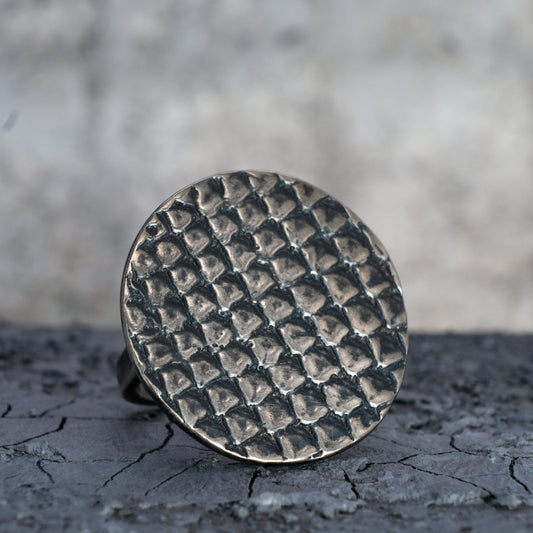 ROUND SNAKE SCALE RING