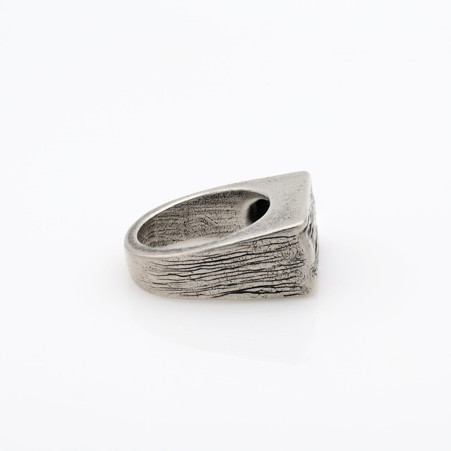 TEXTURED SIGNET RING