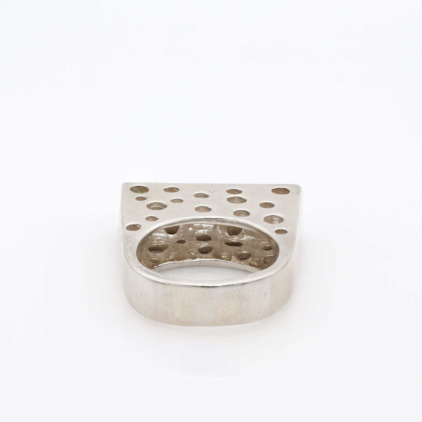 PIERCED SQUARE TOP RING