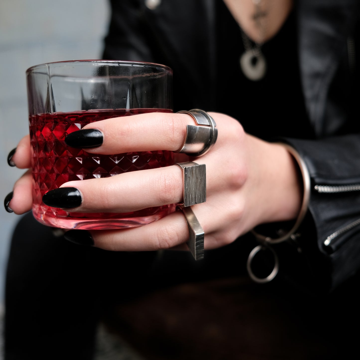 HAMMERED SIGNET RING